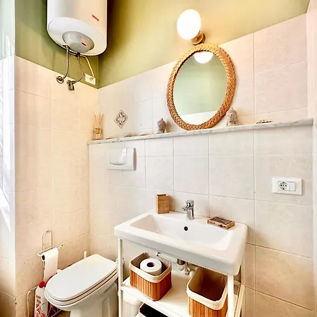 Hostdomus - Sea And Apartment *