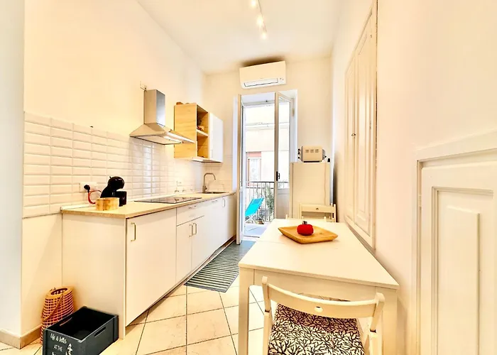 Hostdomus - Sea And *