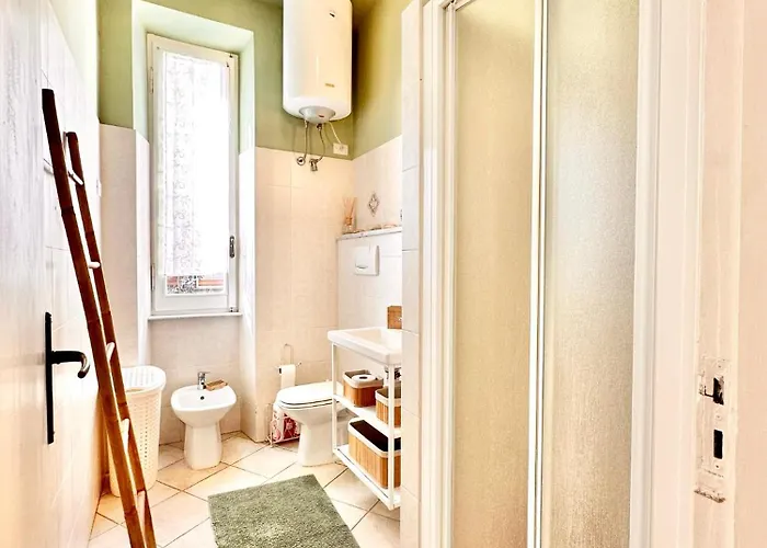 Hostdomus - Sea And *